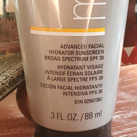 Men's Advanced Facial Hydrator Sunscreen Broad Spectrum SPF 30 - MKMen - Picture 5 of 9